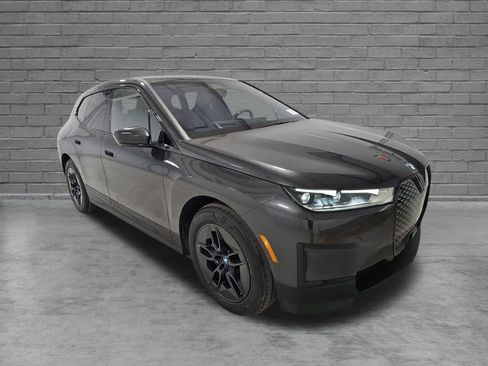 Used 2024 BMW iX xDrive50 AWD/4WD image 4