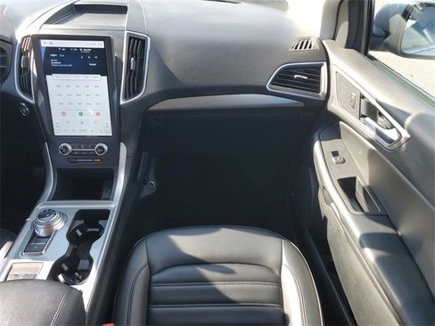 Used 2024 Ford Edge SEL image 19