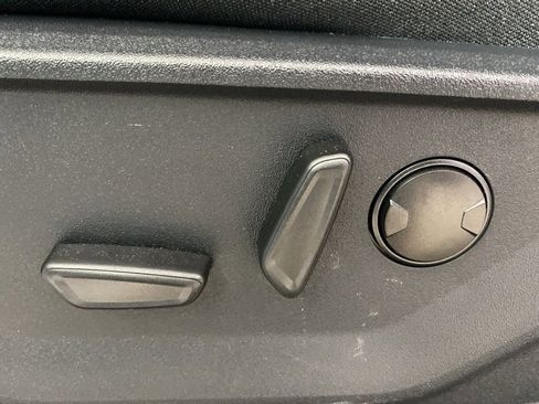 Used 2025 Ford F150 XLT w/ Equipment Group 302A MID image 19