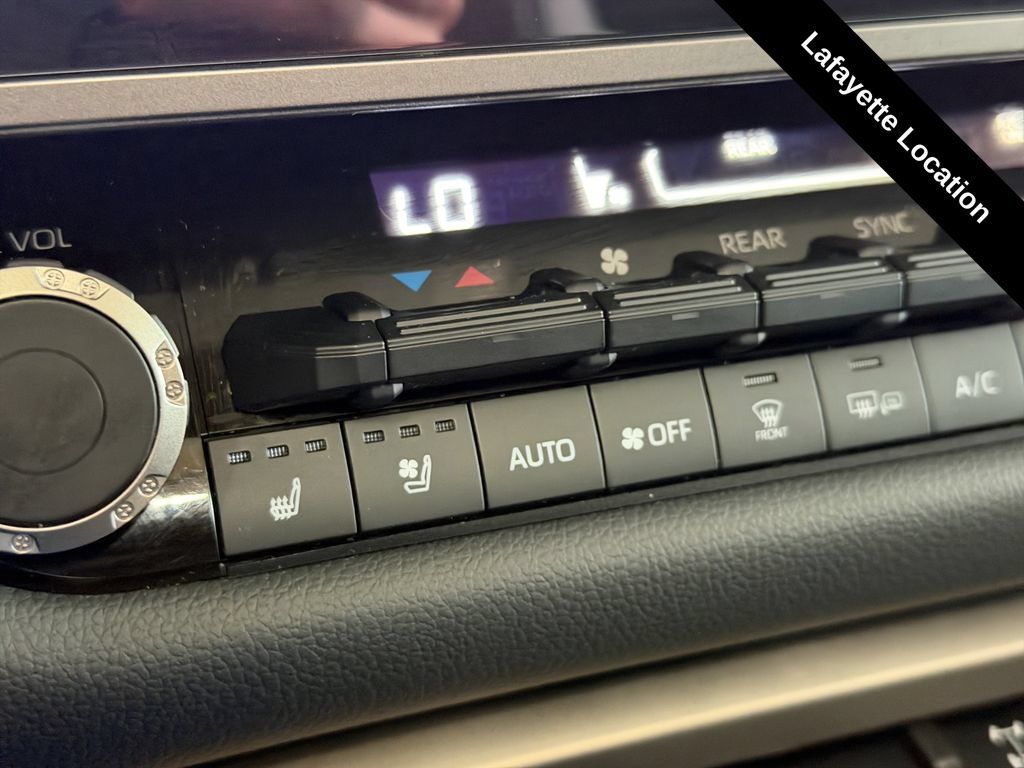 Used 2023 Toyota Sequoia Limited w/ TRD Off-Road Package AWD/4WD image 7