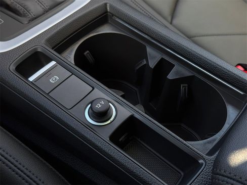 Used 2024 Audi Q3 2.0T Premium Plus image 33