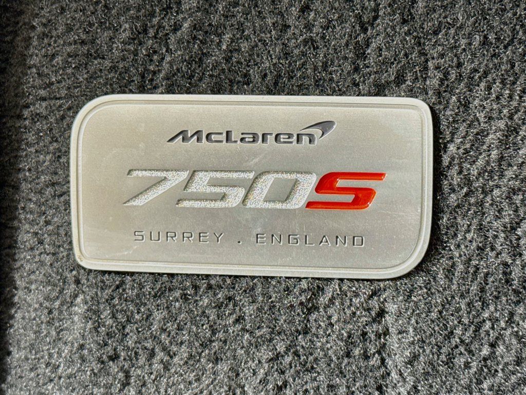 Used 2026 McLaren 750S Spider RWD image 23
