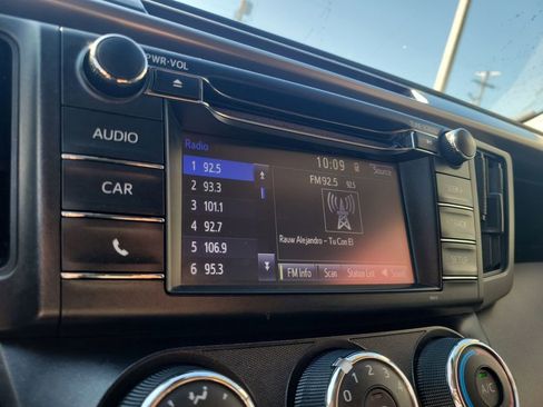 Used 2018 Toyota RAV4 LE image 19