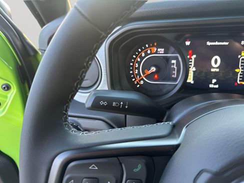 New 2025 Jeep Gladiator Sport AWD/4WD image 38