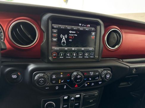 Used 2019 Jeep Wrangler Unlimited Rubicon image 22