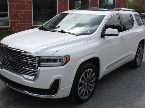 Used 2022 GMC Acadia Denali w/ Denali Ultimate Package AWD/4WD image 2