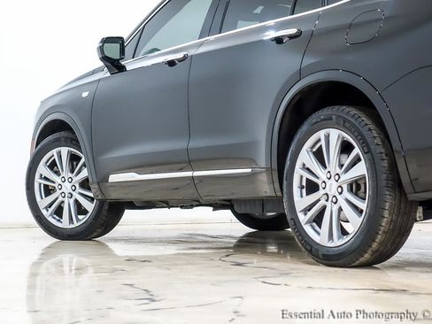 Used 2020 Cadillac XT6 Premium Luxury image 11