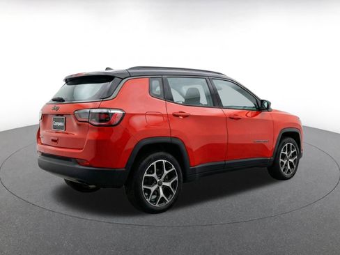 Used 2025 Jeep Compass Limited AWD/4WD image 9