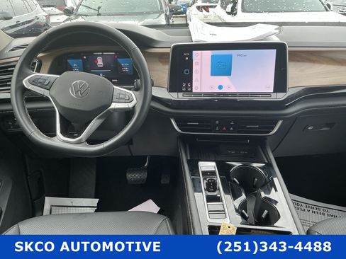 Used 2025 Volkswagen Atlas SE FWD image 15