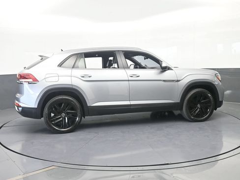 Used 2022 Volkswagen Atlas Cross Sport SE FWD image 7