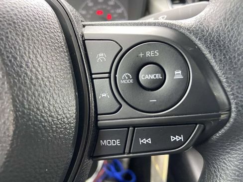 Used 2025 Toyota Corolla LE FWD image 32
