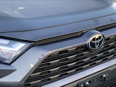 Used 2025 Toyota RAV4 XLE w/ Convenience Package image 29