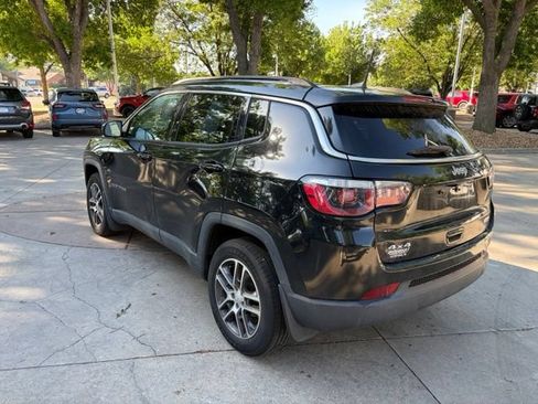Used 2018 Jeep Compass Latitude w/ Popular Equipment Group AWD/4WD image 5