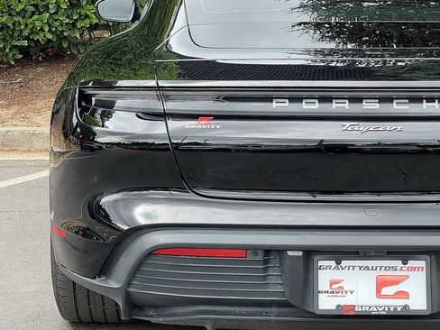 Used 2021 Porsche Taycan image 14