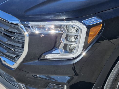 Used 2022 GMC Terrain SLE w/ Driver Convenience Package image 7