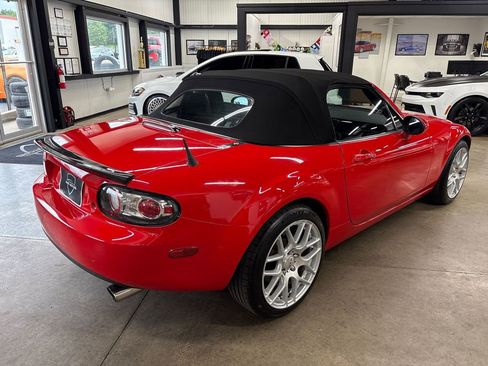 Used 2006 MAZDA MX-5 Miata Grand Touring RWD image 15