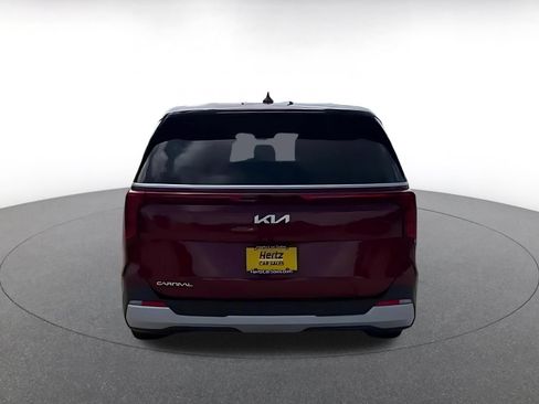 Used 2026 Kia Carnival FWD image 11