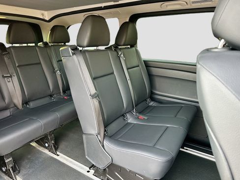 Used 2018 Mercedes-Benz Metris Passenger image 25