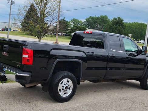 Used 2019 GMC Sierra 2500 SLE w/ Suspension Package, Off-Road AWD/4WD image 10