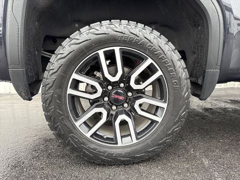 Used 2024 GMC Sierra 1500 AT4 w/ Technology Package image 31