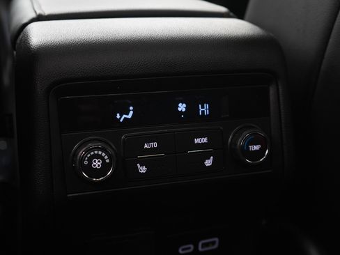 Used 2023 GMC Acadia AT4 w/ Technology Package AWD/4WD image 17