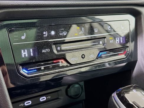 Used 2025 Volkswagen Taos SEL w/ Black Wheel Plus Package image 17