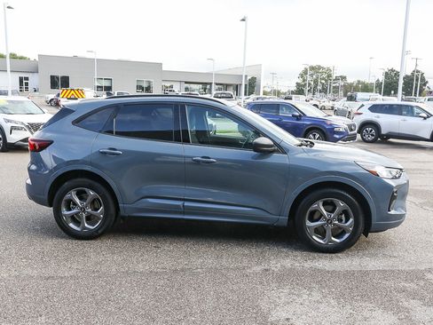 Used 2023 Ford Escape ST-Line w/ Tech Pack #1 AWD/4WD image 9