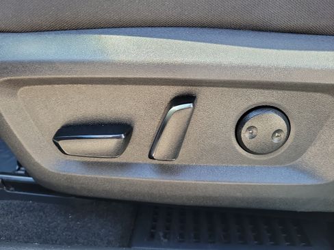 Certified 2023 Nissan Rogue SV FWD image 16