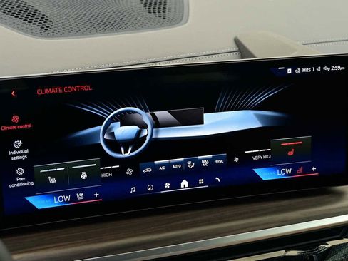 Used 2026 BMW X5 xDrive50e image 14