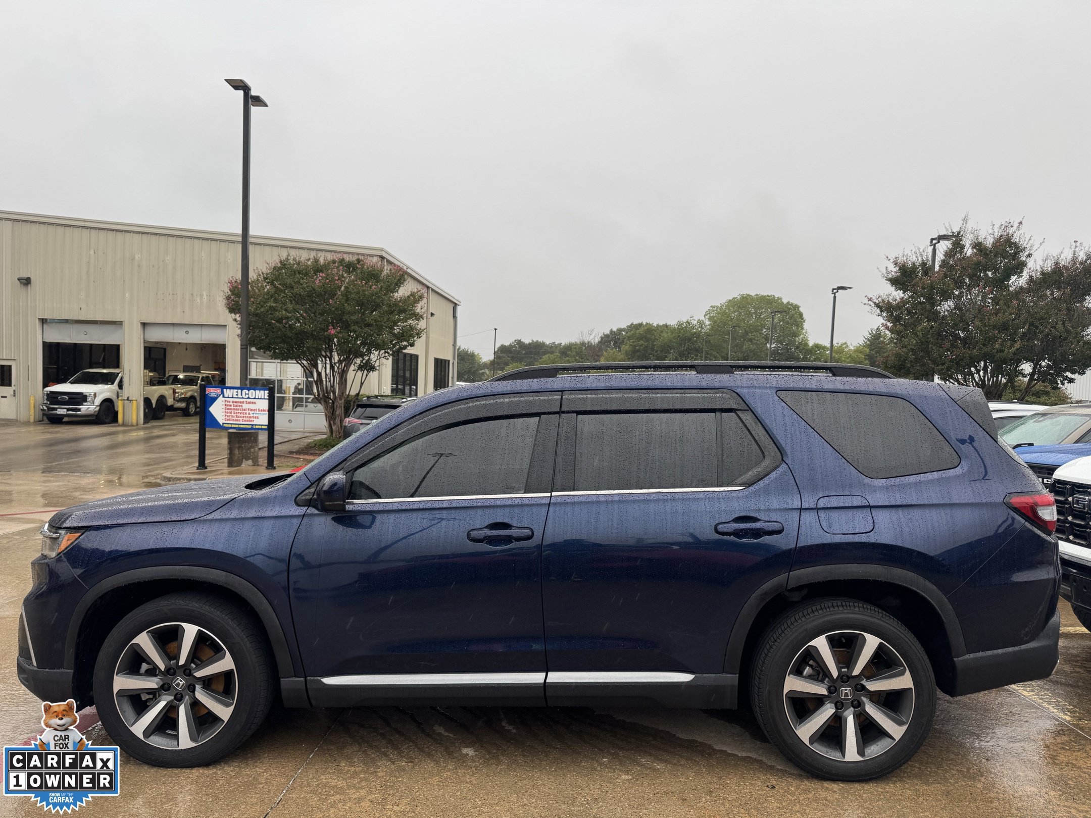 Used 2023 Honda Pilot Touring image 3