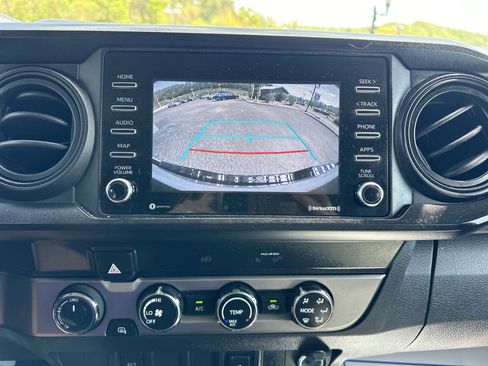 Used 2020 Toyota Tacoma SR AWD/4WD image 13