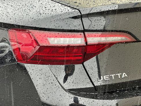 Used 2023 Volkswagen Jetta S image 34