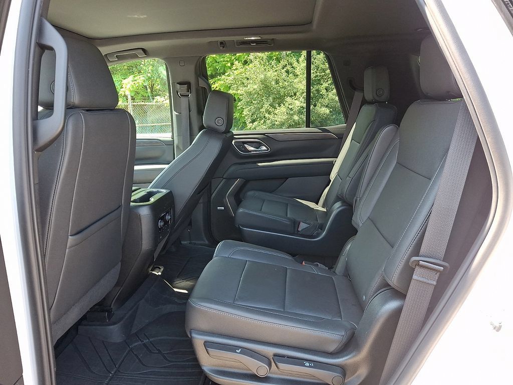 Used 2023 Chevrolet Tahoe Z71 w/ Luxury Package AWD/4WD image 16