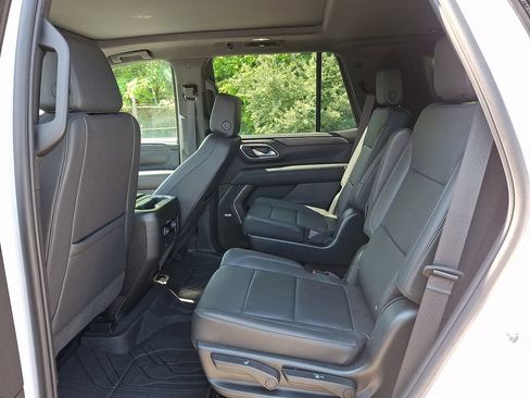 Used 2023 Chevrolet Tahoe Z71 w/ Luxury Package AWD/4WD image 16