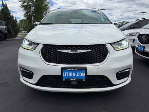 Used 2021 Chrysler Pacifica Limited w/ Premium & Safety Sphere Group AWD/4WD image 2