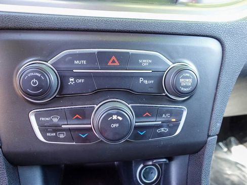 Used 2022 Dodge Charger SXT w/ Leather Interior Group image 20