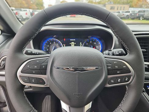 New 2026 Chrysler Pacifica Select image 15