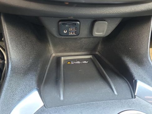 Used 2023 Chevrolet Traverse RS FWD image 25