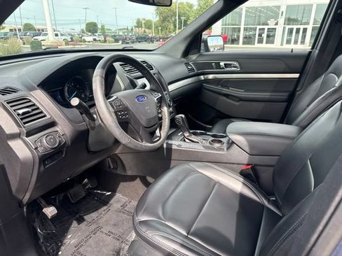 Used 2019 Ford Explorer XLT w/ Equipment Group 202A FWD image 14