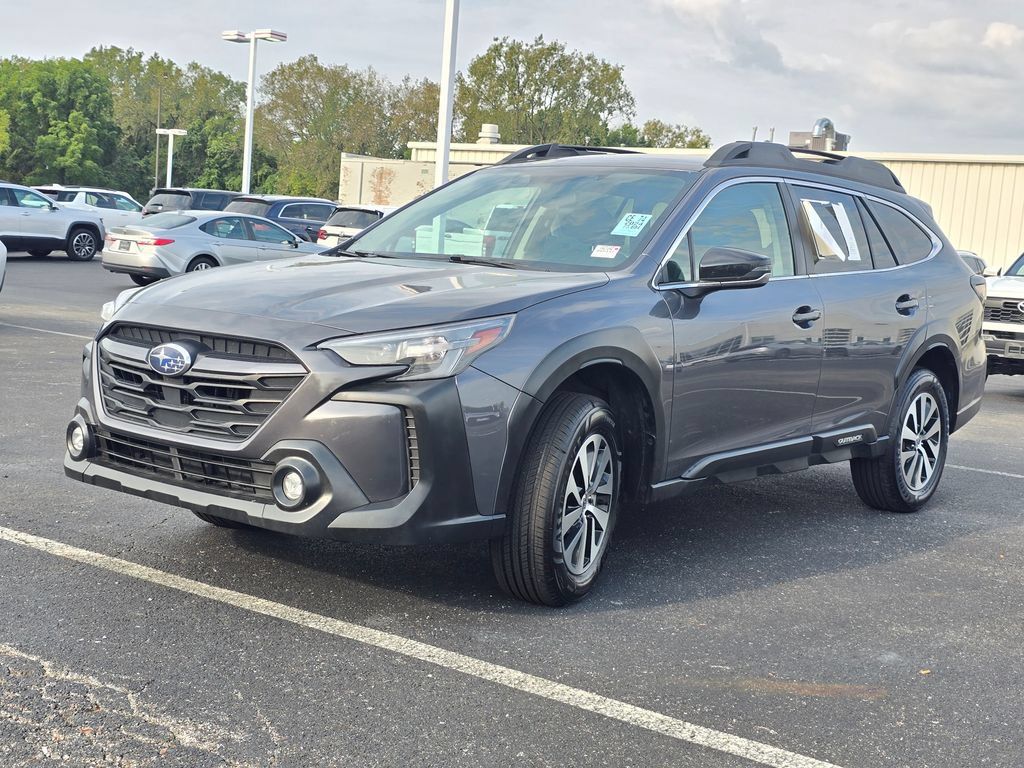Used 2024 Subaru Outback Premium AWD/4WD image 3