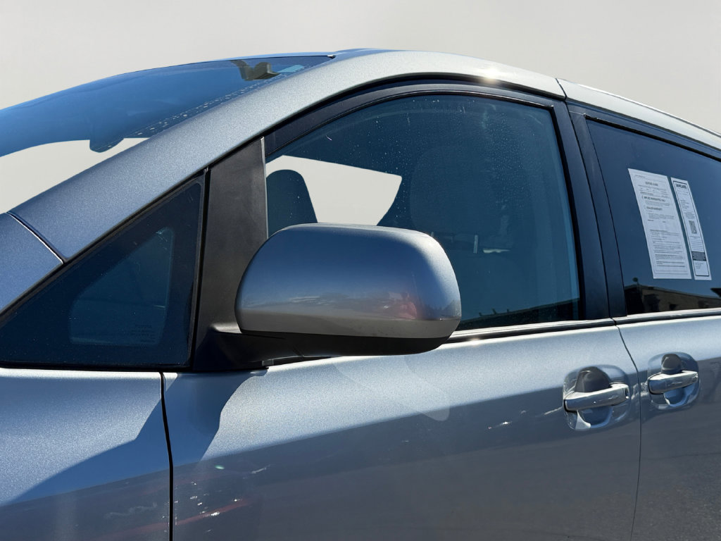 Used 2020 Toyota Sienna LE FWD image 29