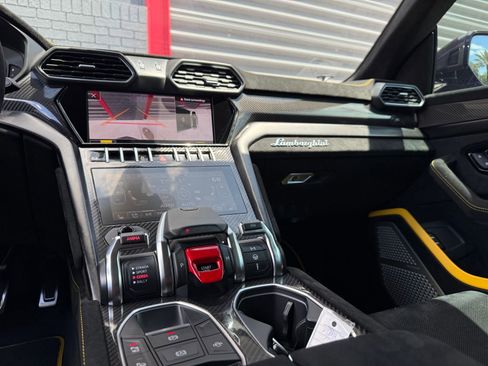 Used 2024 Lamborghini Urus Performante image 31