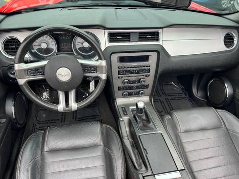 Used 2011 Ford Mustang Premium w/ 202A Rapid Spec Order Code RWD image 36