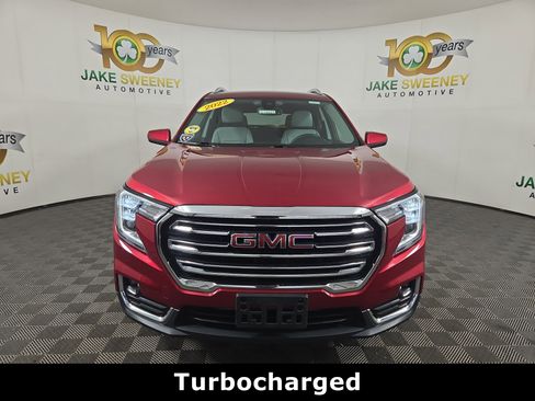 Certified 2022 GMC Terrain SLT image 2