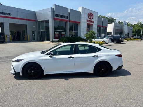 Used 2026 Toyota Camry Hybrid w/ Convenience Package FWD image 6