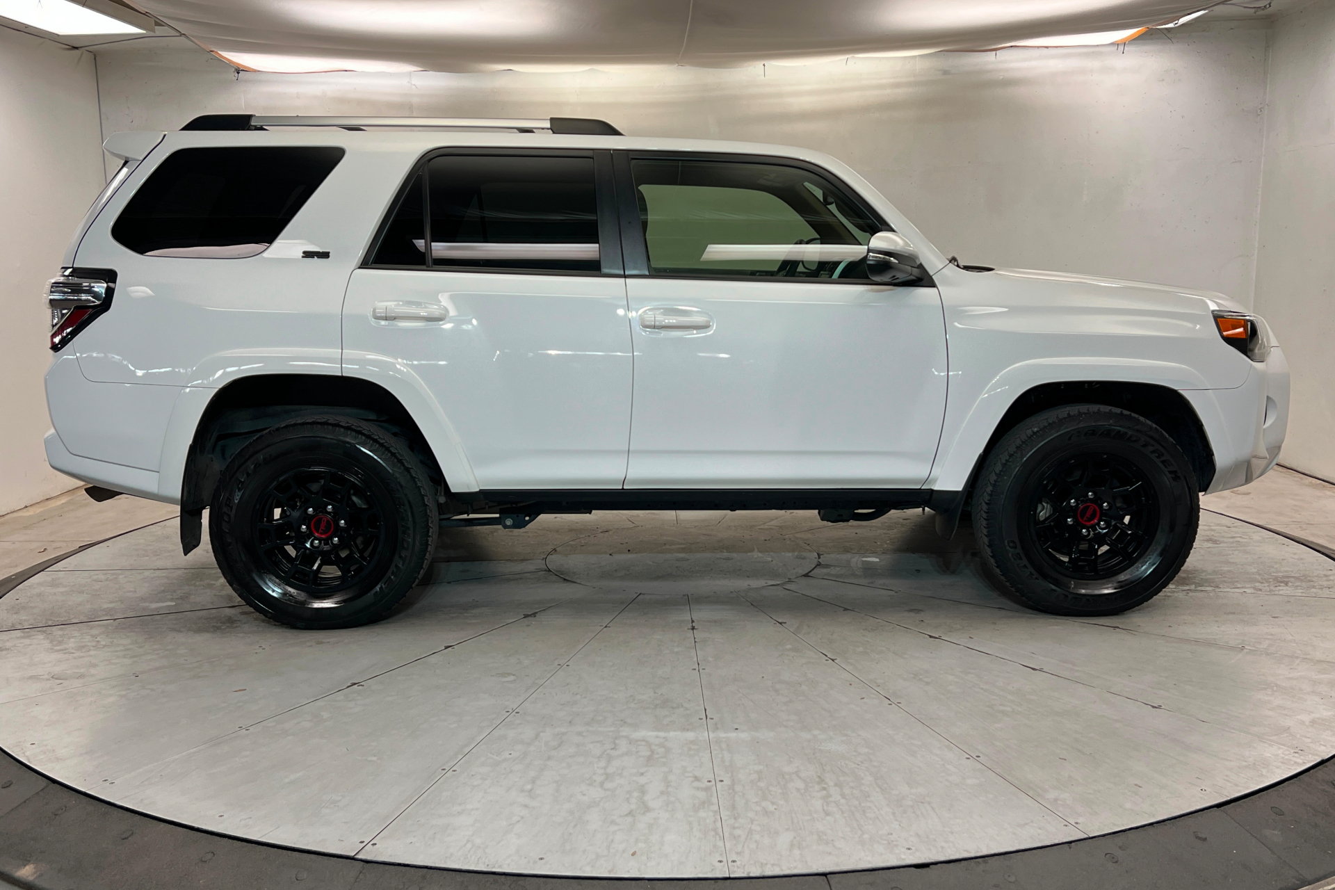 Used 2022 Toyota 4Runner SR5 Premium AWD/4WD image 7