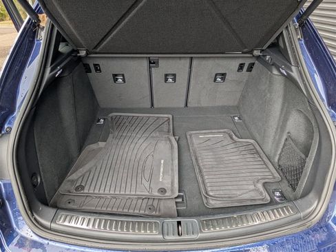 Used 2025 Porsche Macan image 11