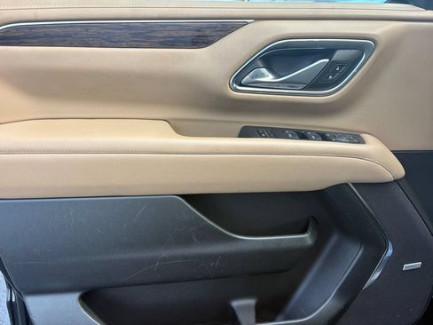 Used 2024 Chevrolet Tahoe Premier RWD image 11