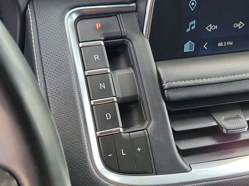 Certified 2023 Chevrolet Suburban Premier image 33