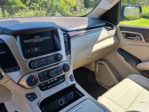 Used 2016 GMC Yukon XL Denali RWD image 12